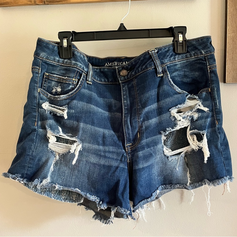 American Eagle hi-rise shorties